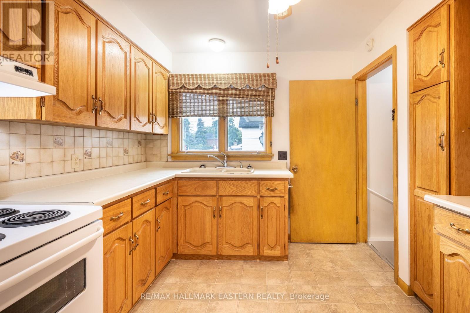 66 Doxsee Avenue N, Trent Hills (Campbellford), Ontario  K0L 1L0 - Photo 13 - X12183585
