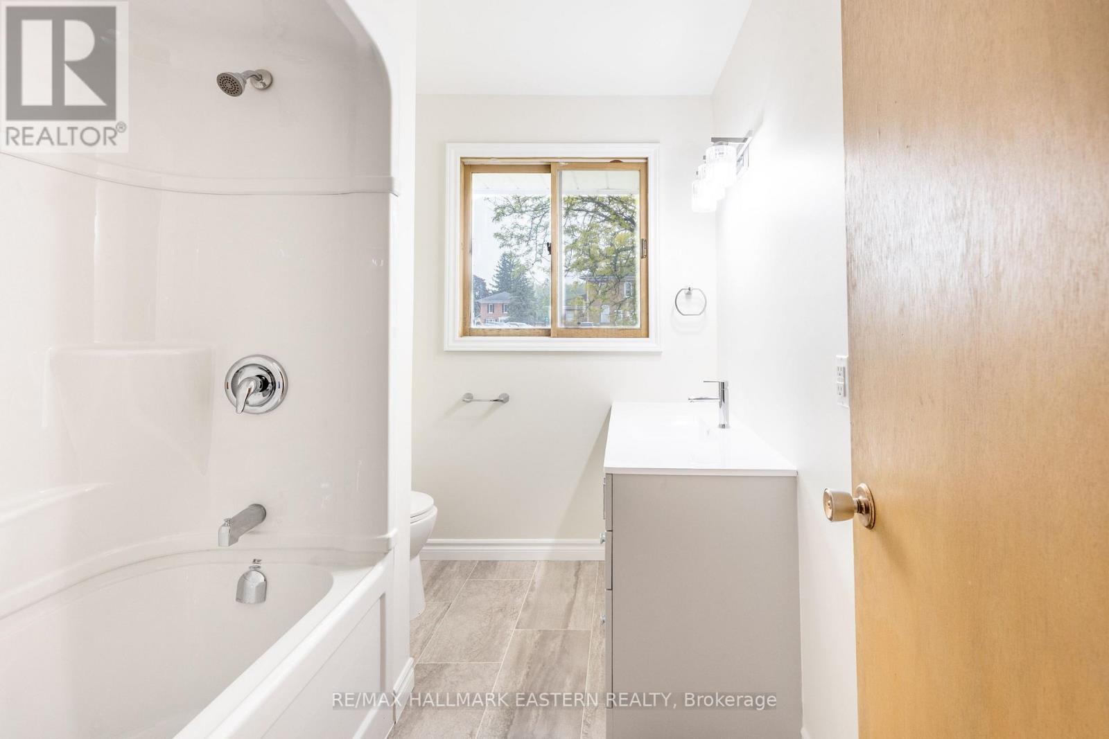 66 Doxsee Avenue N, Trent Hills (Campbellford), Ontario  K0L 1L0 - Photo 17 - X12183585