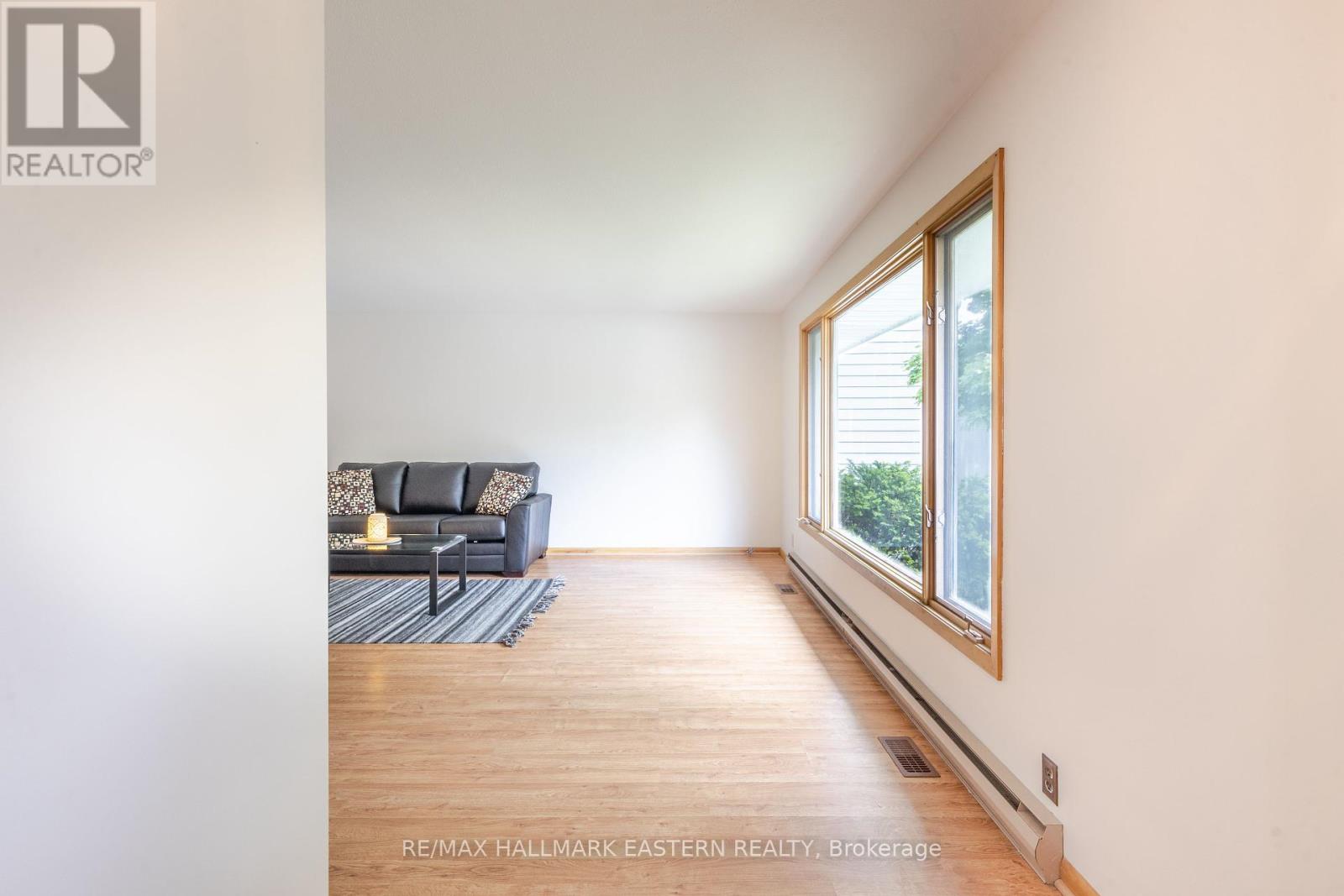 66 Doxsee Avenue N, Trent Hills (Campbellford), Ontario  K0L 1L0 - Photo 5 - X12183585