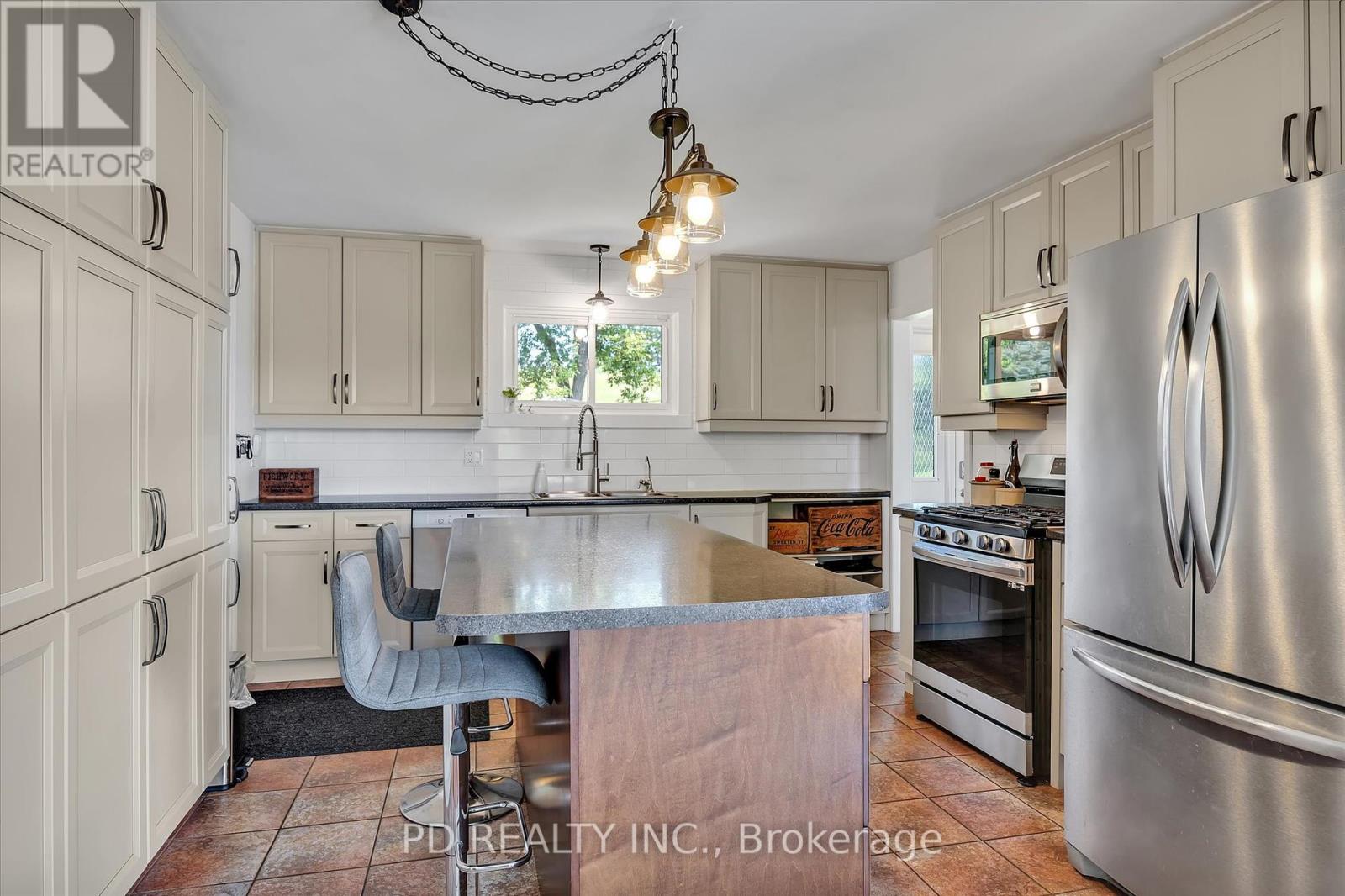 112 Clearview Drive, Kawartha Lakes (Emily), Ontario  K0L 2W0 - Photo 21 - X12183767