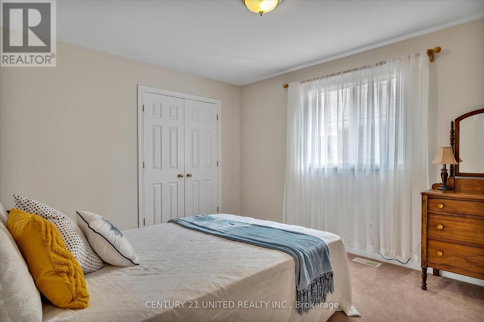 1329 White Crescent, Peterborough West (North), Ontario  K9K 2L6 - Photo 27 - X12183892