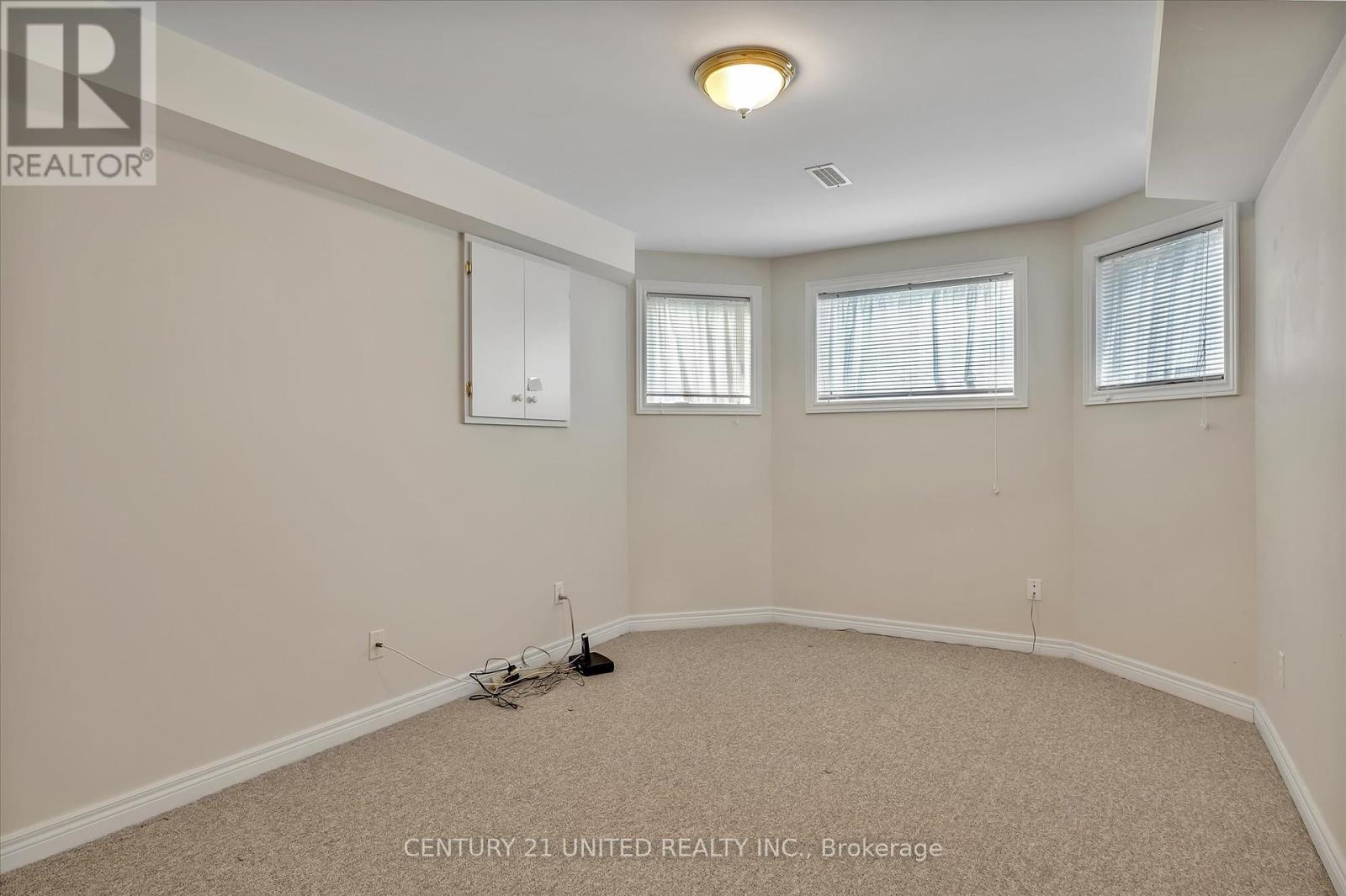 1329 White Crescent, Peterborough West (North), Ontario  K9K 2L6 - Photo 37 - X12183892