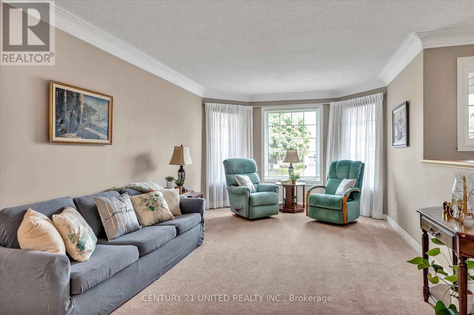 1329 White Crescent, Peterborough West (North), Ontario  K9K 2L6 - Photo 7 - X12183892