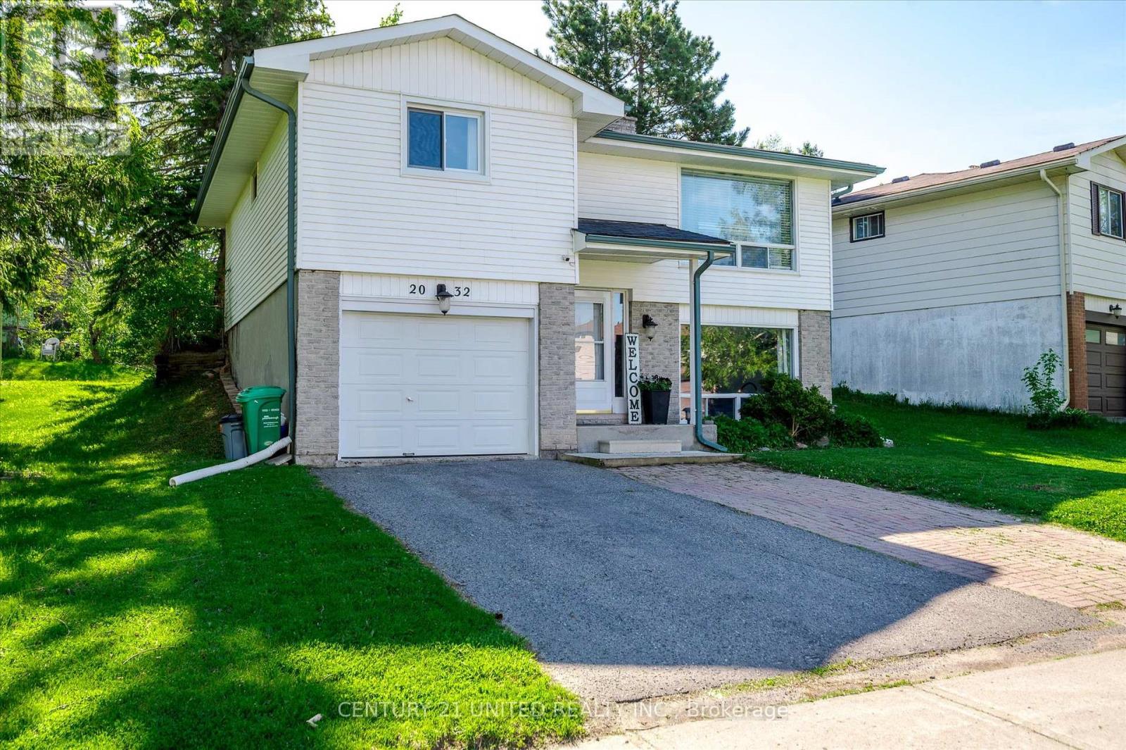 2032 WALKER AVENUE, peterborough east (south), Ontario