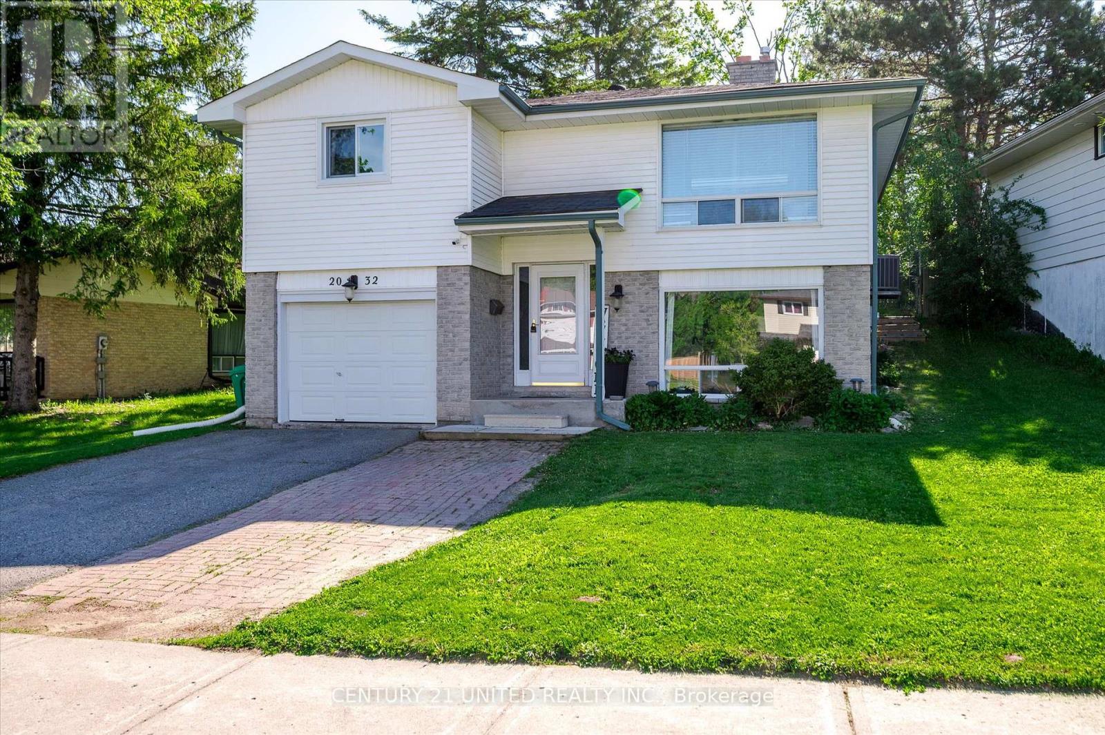 2032 Walker Avenue, Peterborough East (South), Ontario  K9L 1S1 - Photo 2 - X12183894
