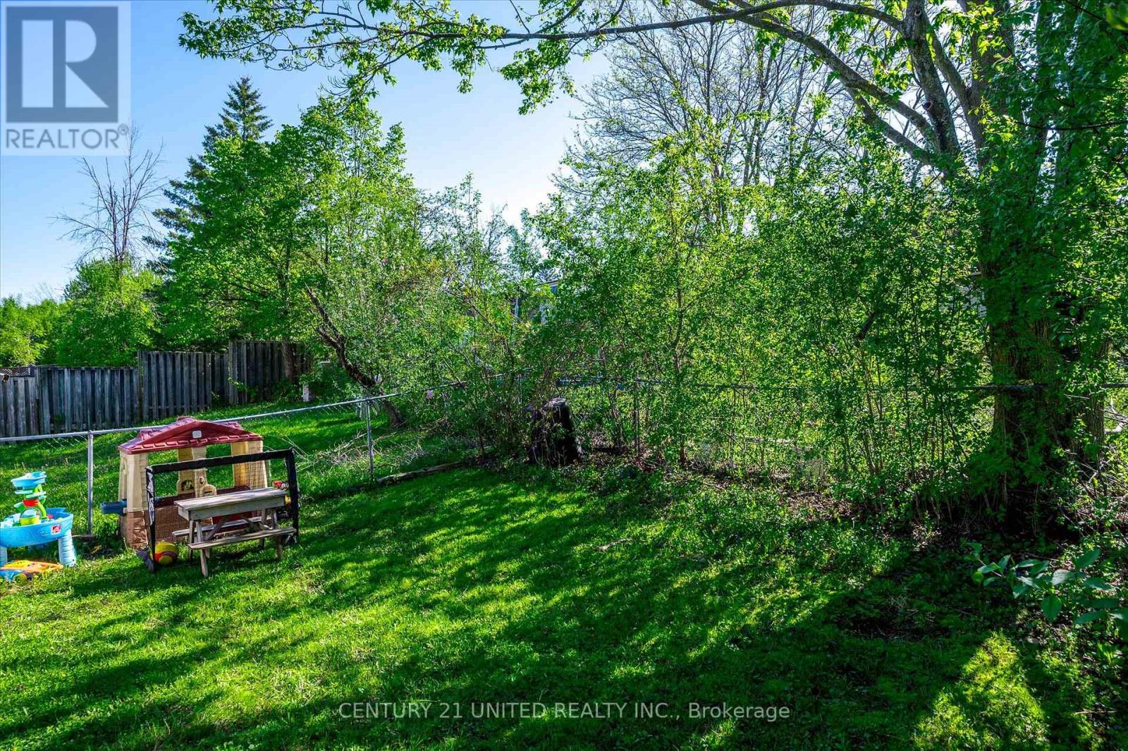 2032 Walker Avenue, Peterborough East (South), Ontario  K9L 1S1 - Photo 25 - X12183894