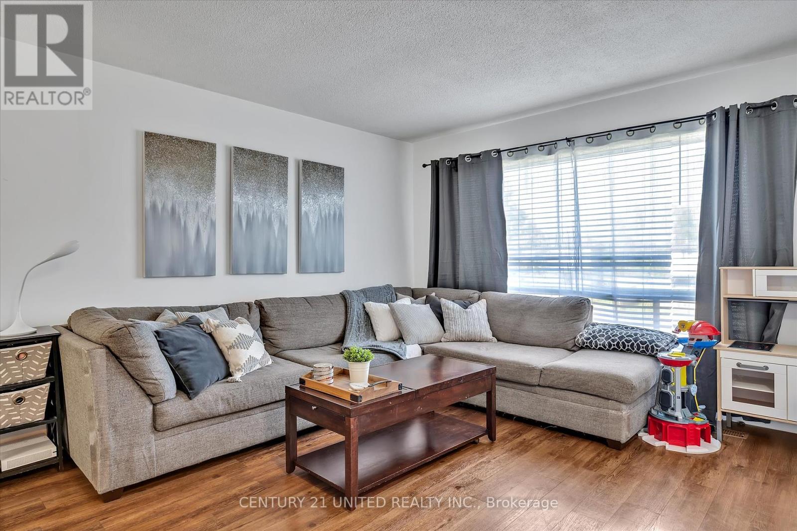 2032 Walker Avenue, Peterborough East (South), Ontario  K9L 1S1 - Photo 26 - X12183894