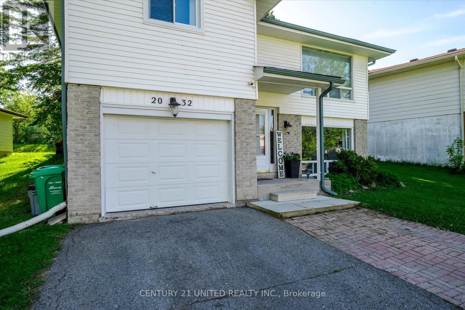 2032 Walker Avenue, Peterborough East (South), Ontario  K9L 1S1 - Photo 3 - X12183894