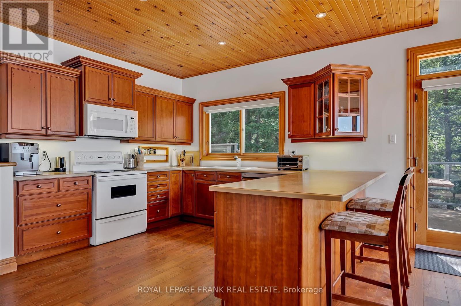 484 Juniper Island, Douro-Dummer, Ontario  K0L 2C0 - Photo 17 - X12184091