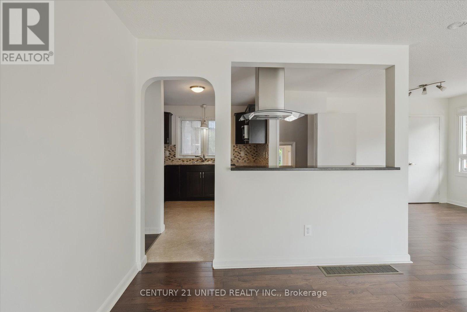 1294 Victory Drive, Peterborough Central (Old West End), Ontario  K9J 4T7 - Photo 10 - X12184144