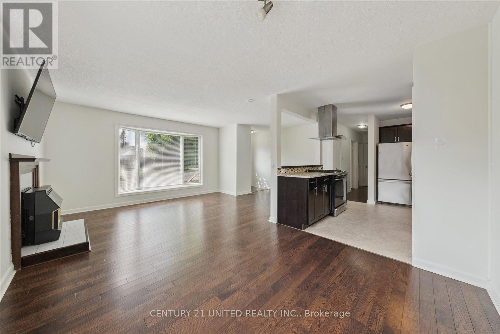 1294 Victory Drive, Peterborough Central (Old West End), Ontario  K9J 4T7 - Photo 12 - X12184144