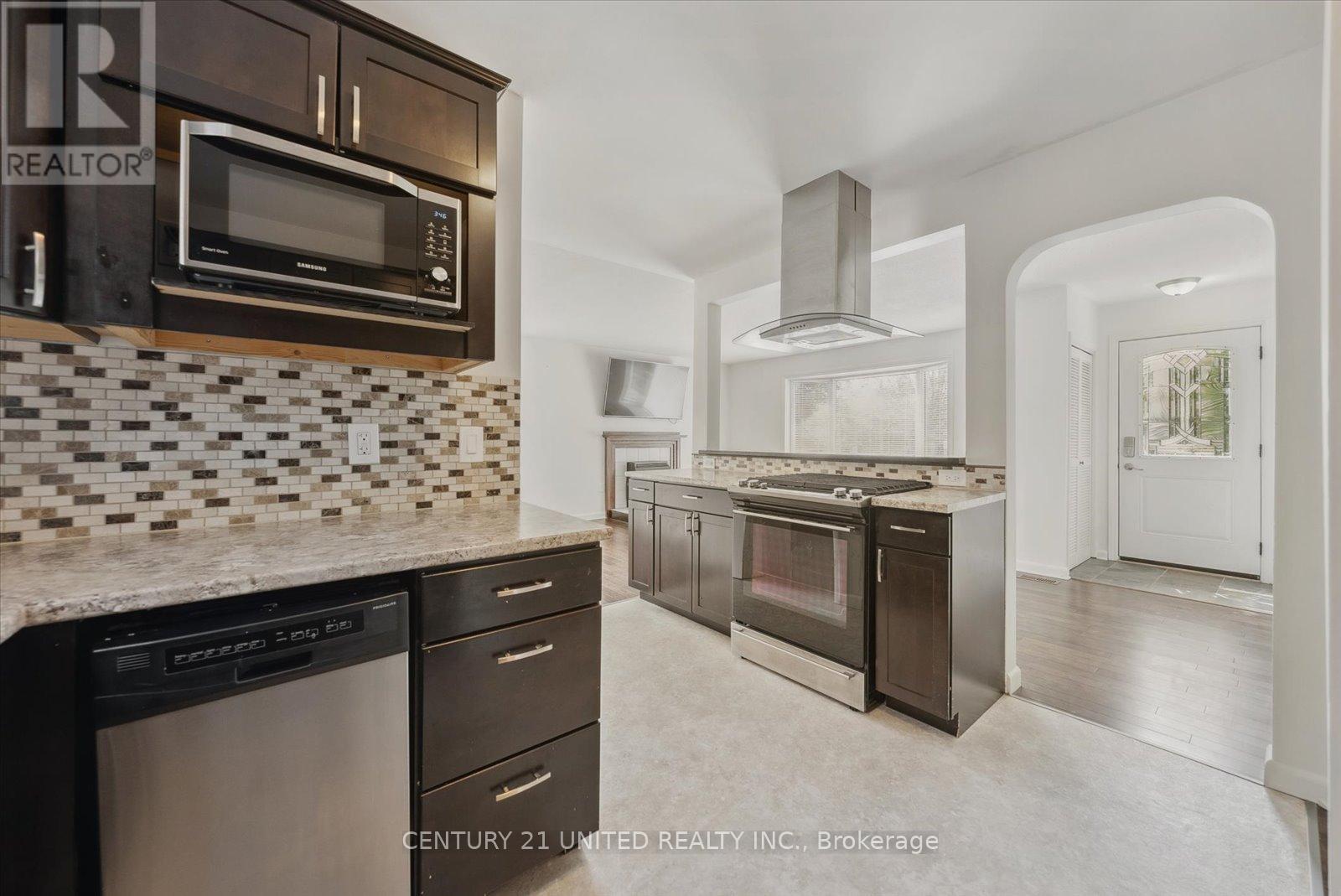 1294 Victory Drive, Peterborough Central (Old West End), Ontario  K9J 4T7 - Photo 15 - X12184144
