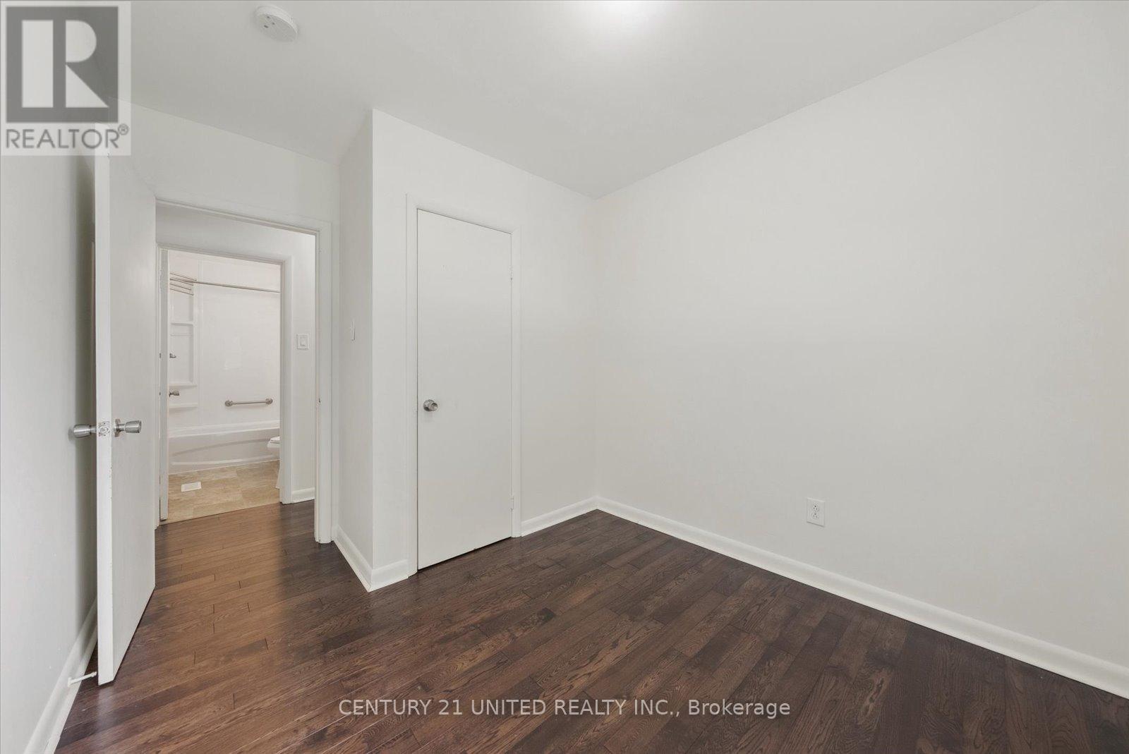 1294 Victory Drive, Peterborough Central (Old West End), Ontario  K9J 4T7 - Photo 19 - X12184144