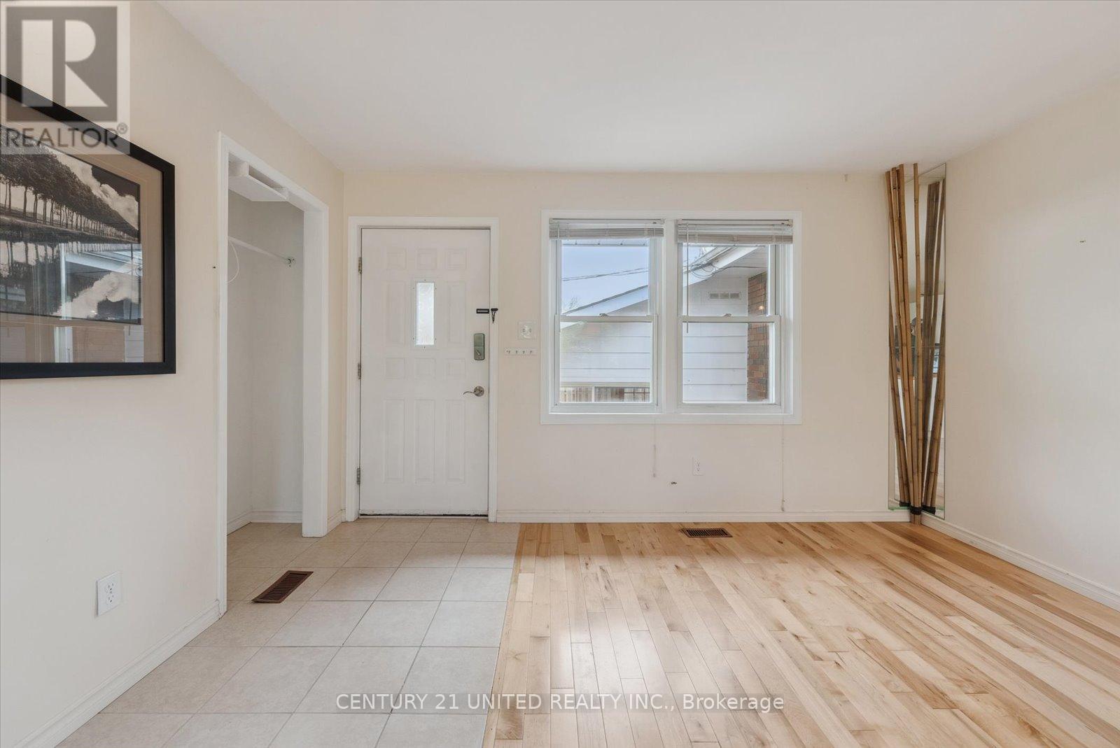 1294 Victory Drive, Peterborough Central (Old West End), Ontario  K9J 4T7 - Photo 25 - X12184144