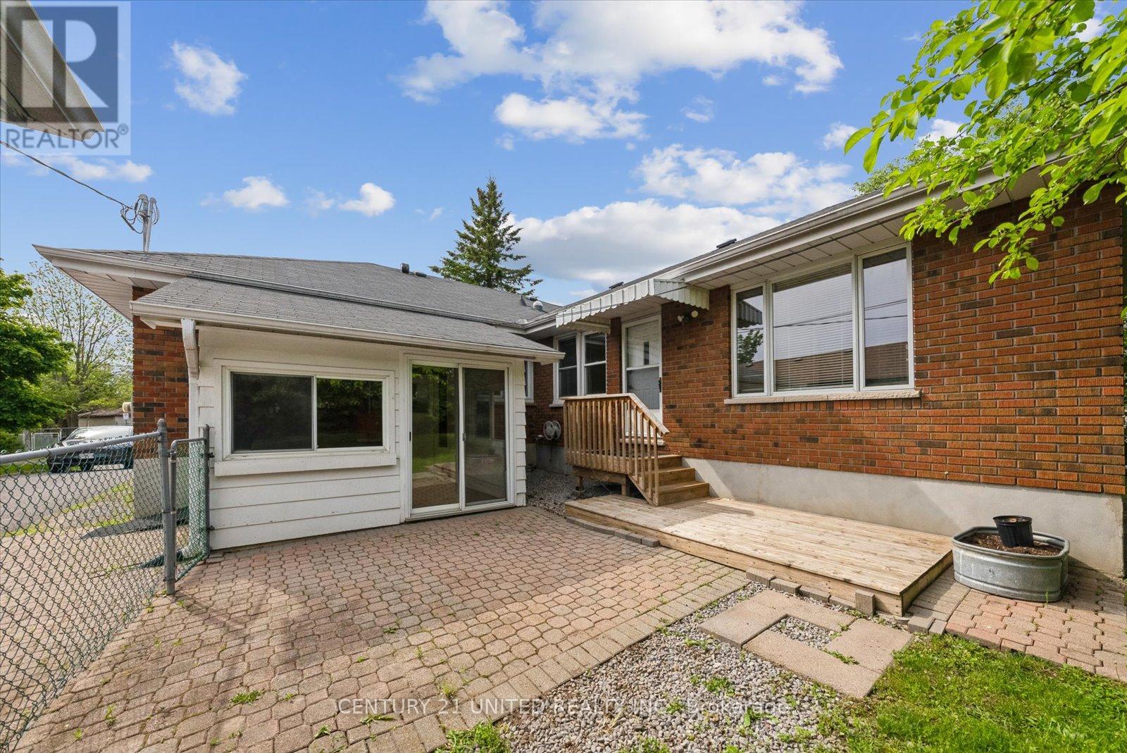 1294 Victory Drive, Peterborough Central (Old West End), Ontario  K9J 4T7 - Photo 47 - X12184144