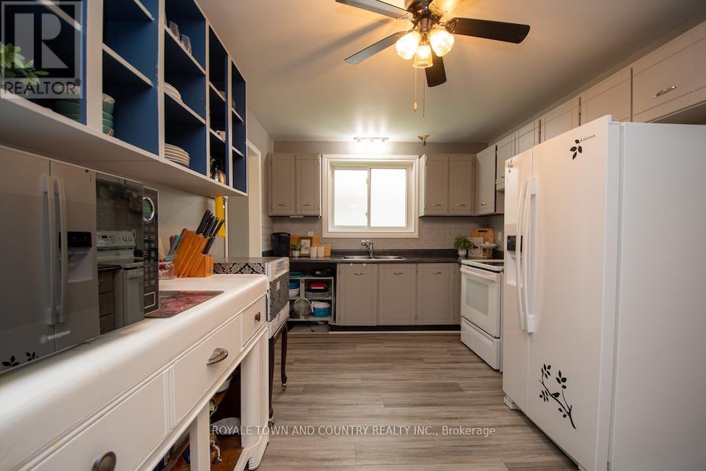 24 Mohawk Drive, Kawartha Lakes (Lindsay), Ontario  K9V 0J6 - Photo 12 - X12184199