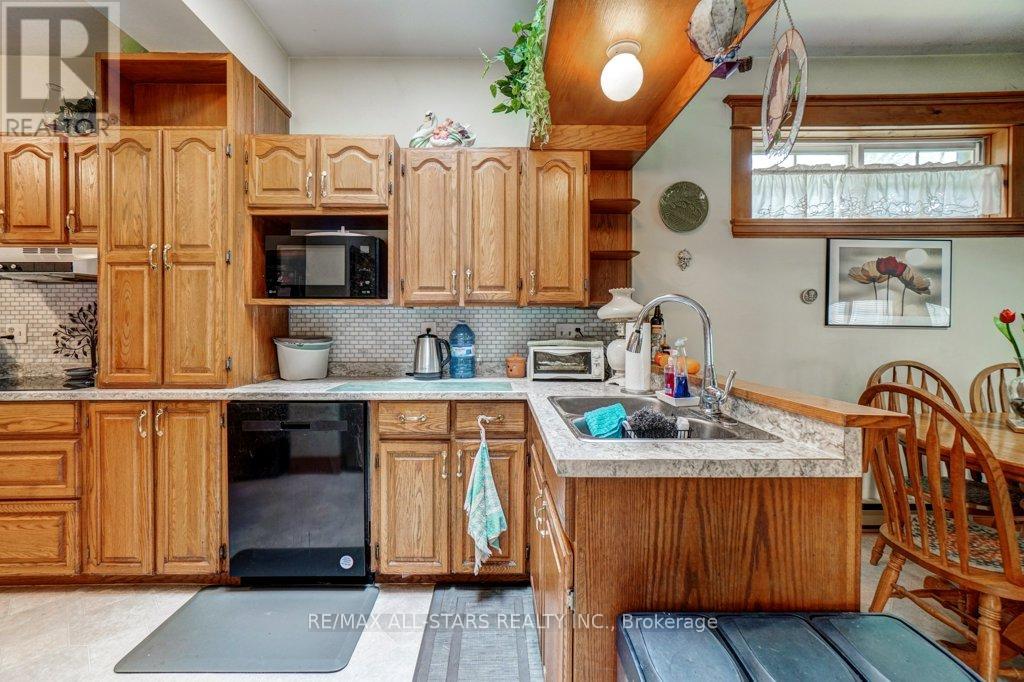 76 Bond Street W, Kawartha Lakes (Lindsay), Ontario  K9V 3R4 - Photo 12 - X12184203