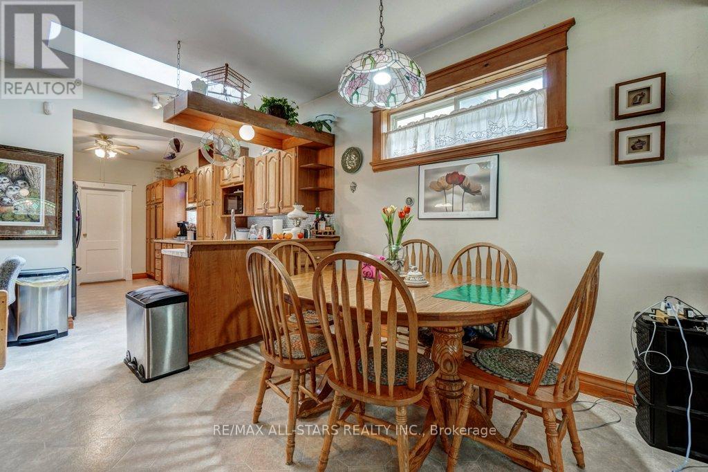 76 Bond Street W, Kawartha Lakes (Lindsay), Ontario  K9V 3R4 - Photo 14 - X12184203