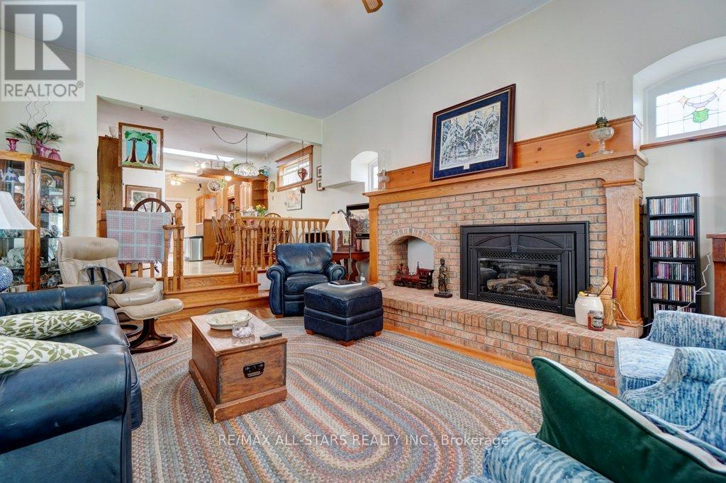 76 Bond Street W, Kawartha Lakes (Lindsay), Ontario  K9V 3R4 - Photo 17 - X12184203