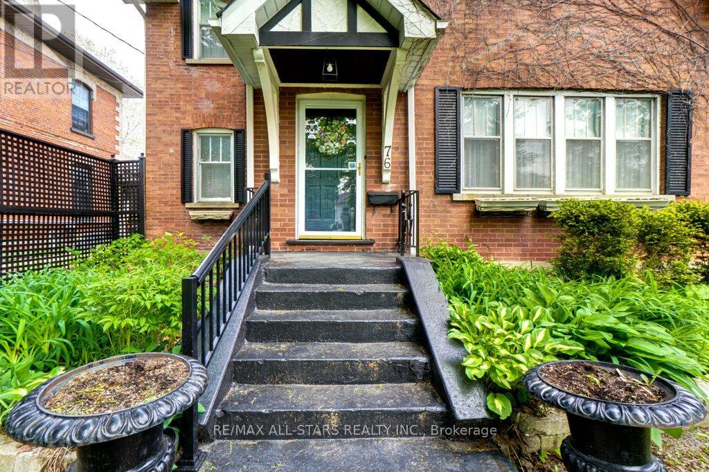76 Bond Street W, Kawartha Lakes (Lindsay), Ontario  K9V 3R4 - Photo 2 - X12184203