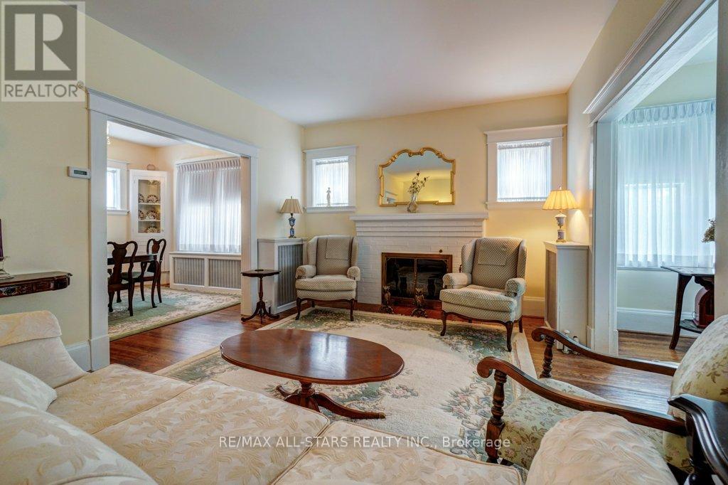 76 Bond Street W, Kawartha Lakes (Lindsay), Ontario  K9V 3R4 - Photo 3 - X12184203