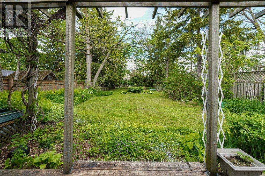 76 Bond Street W, Kawartha Lakes (Lindsay), Ontario  K9V 3R4 - Photo 33 - X12184203