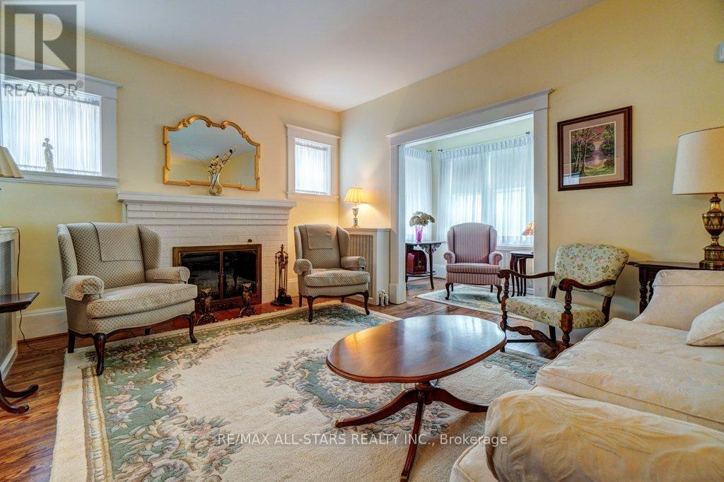 76 Bond Street W, Kawartha Lakes (Lindsay), Ontario  K9V 3R4 - Photo 6 - X12184203