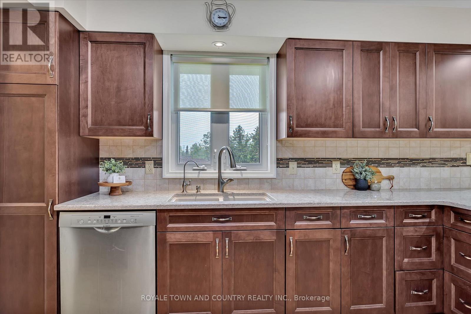 1734 Barton Drive, Selwyn, Ontario  K0L 2H0 - Photo 12 - X12184387