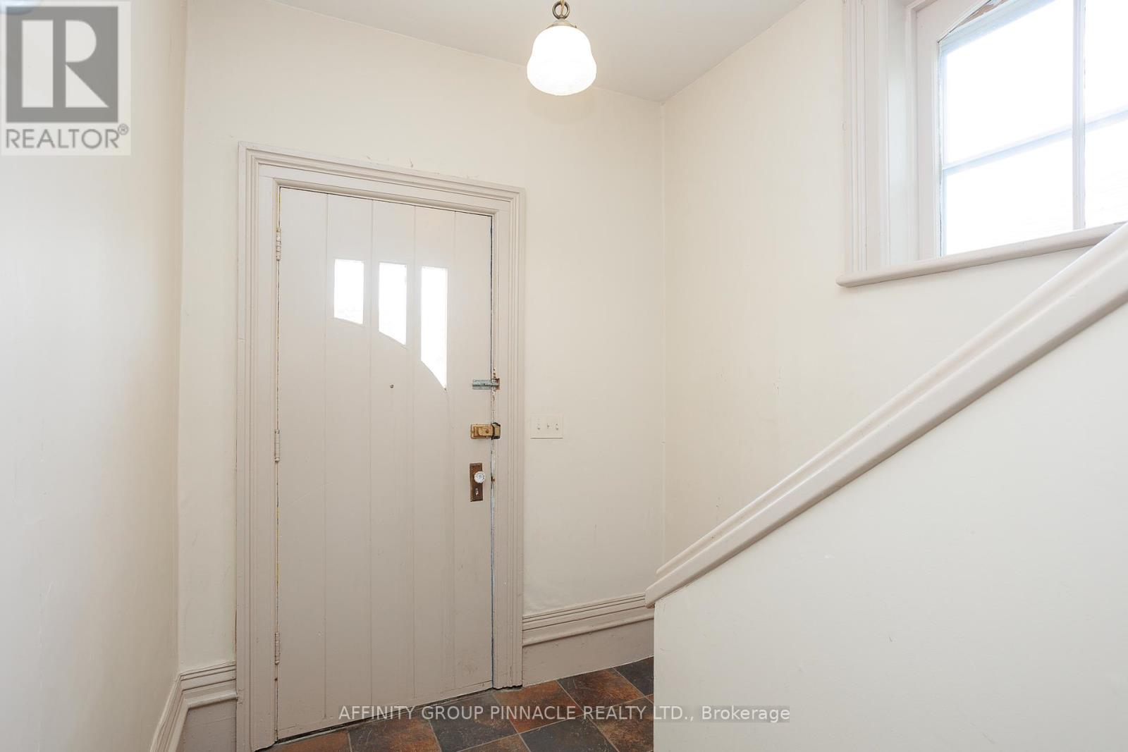 221 Kent Street W, Kawartha Lakes (Lindsay), Ontario  K9V 2Z1 - Photo 30 - X12184425