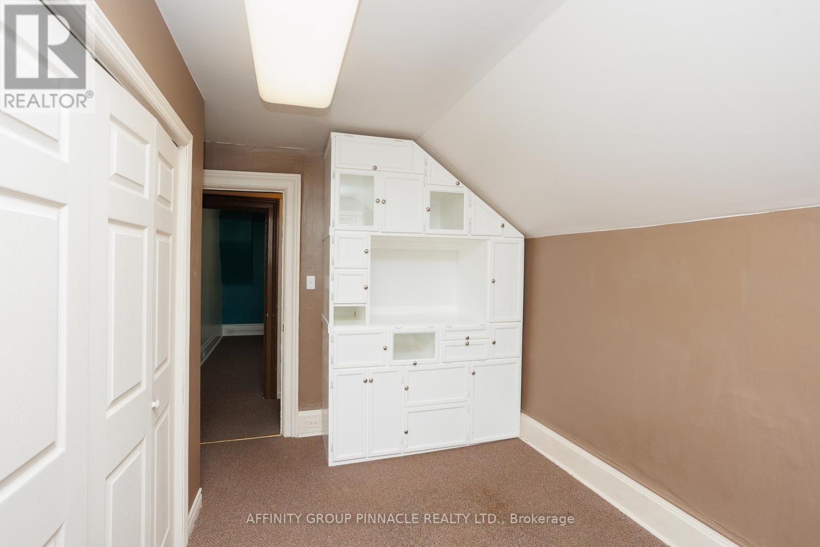 221 Kent Street W, Kawartha Lakes (Lindsay), Ontario  K9V 2Z1 - Photo 34 - X12184425