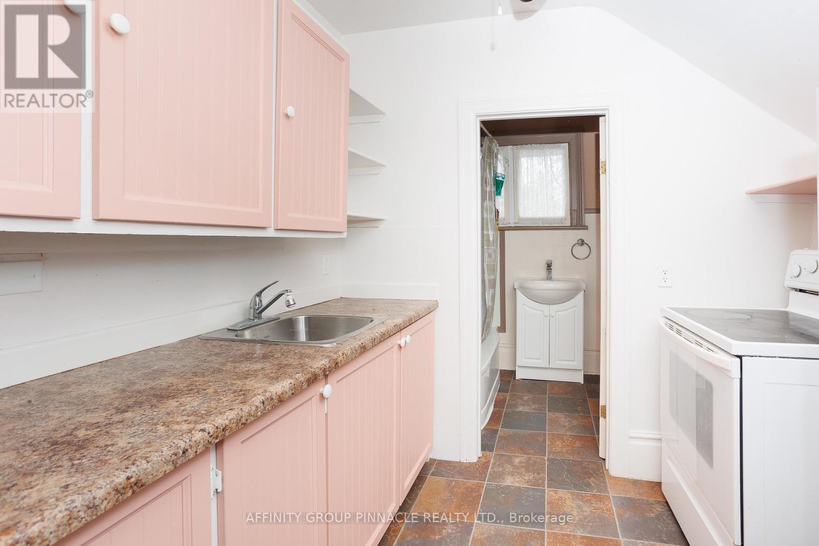 221 Kent Street W, Kawartha Lakes (Lindsay), Ontario  K9V 2Z1 - Photo 41 - X12184425