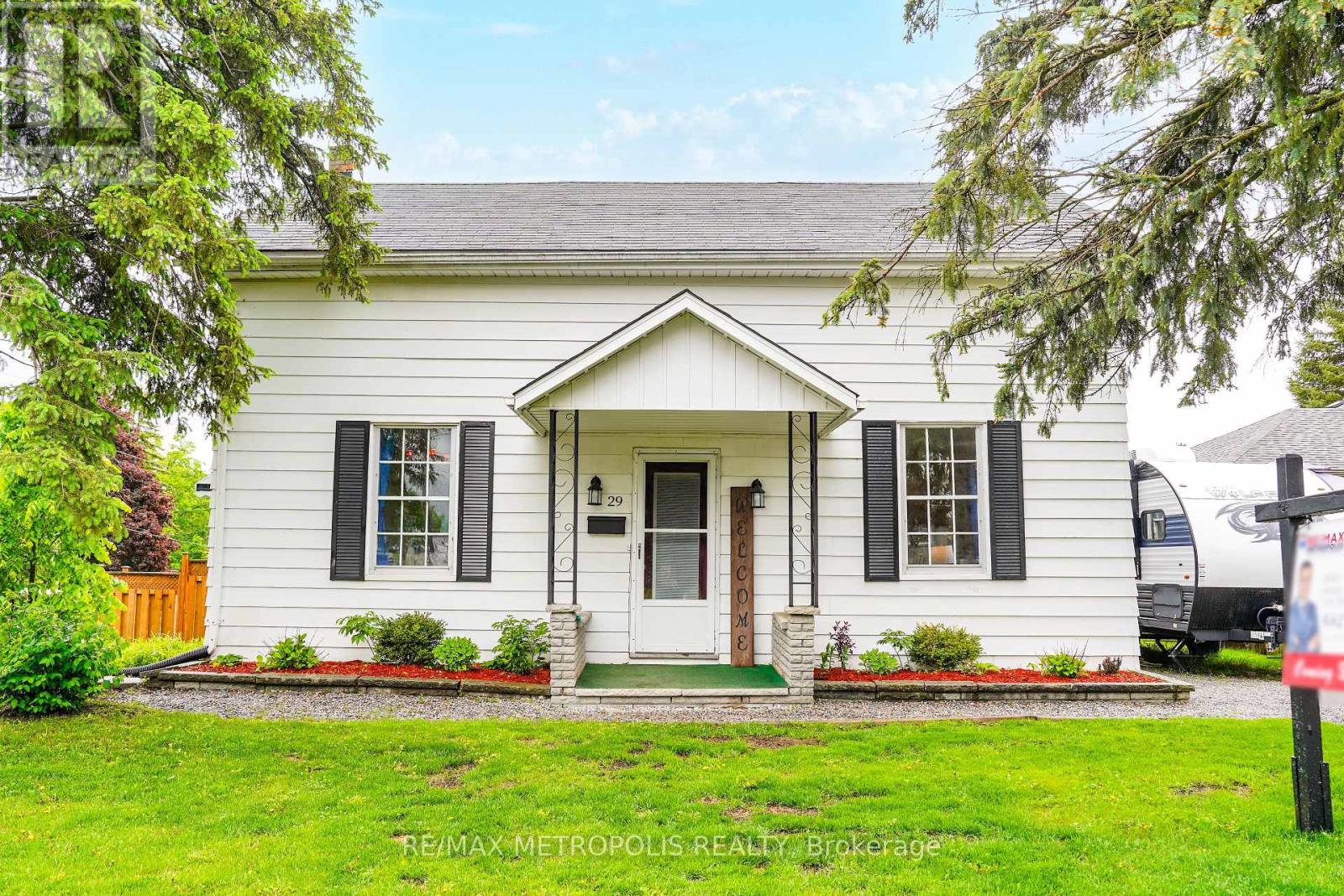 29 George Street E, Kawartha Lakes (Lindsay), Ontario  K9V 1W4 - Photo 4 - X12184751