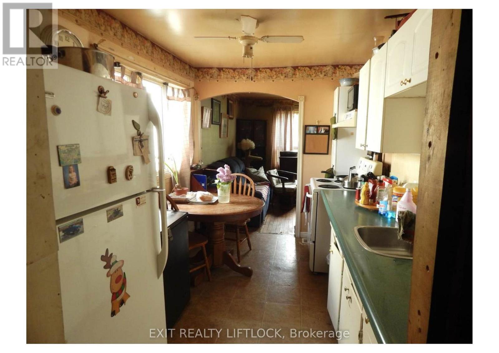 784 Duffus Street, Peterborough Central (South), Ontario  K9J 4K4 - Photo 6 - X12185024