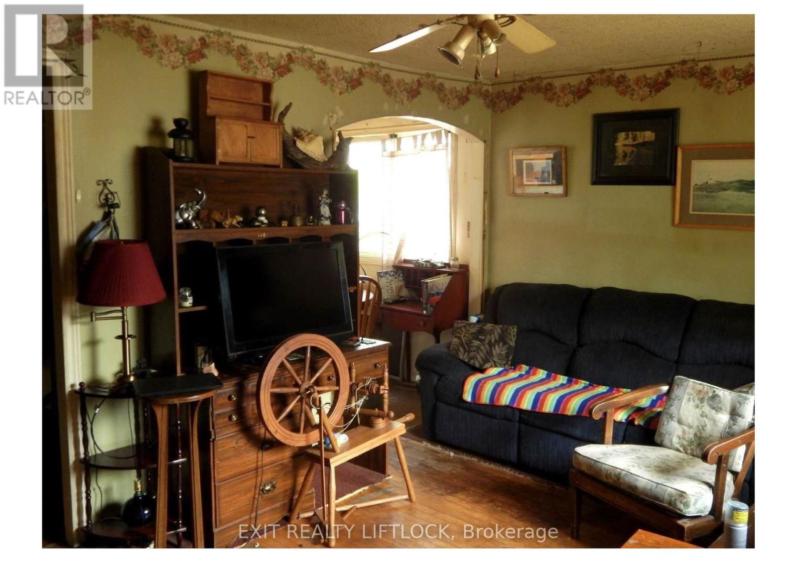 784 Duffus Street, Peterborough Central (South), Ontario  K9J 4K4 - Photo 8 - X12185024