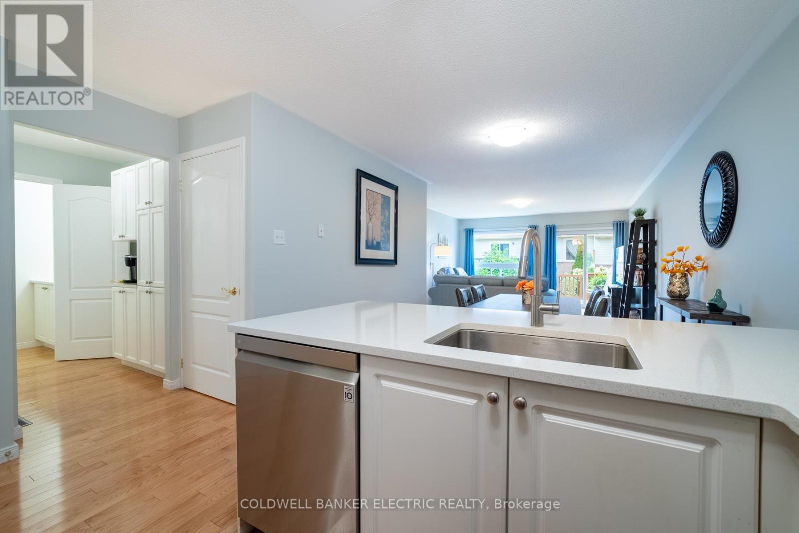 10 - 861 Wentworth Street, Peterborough West (Central), Ontario  K9J 8R7 - Photo 4 - X12185719