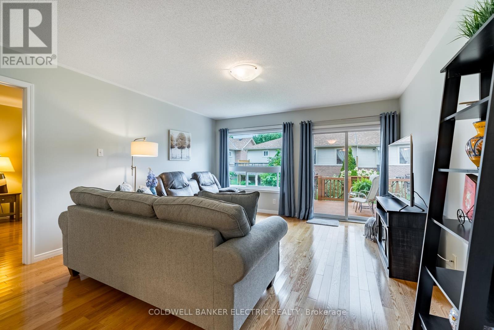 10 - 861 Wentworth Street, Peterborough West (Central), Ontario  K9J 8R7 - Photo 8 - X12185719