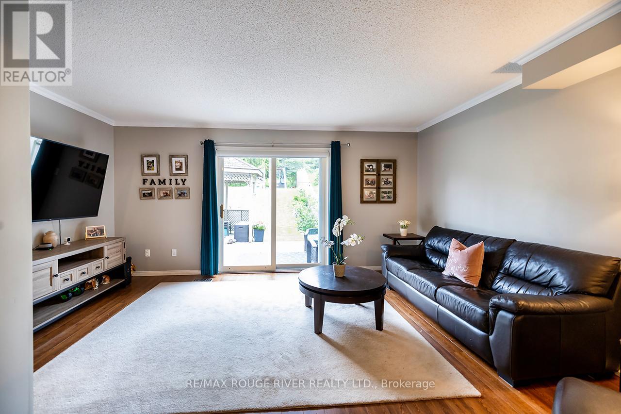 1330 Eagle Crescent, Peterborough West (North), Ontario  K9K 2K7 - Photo 12 - X12185552