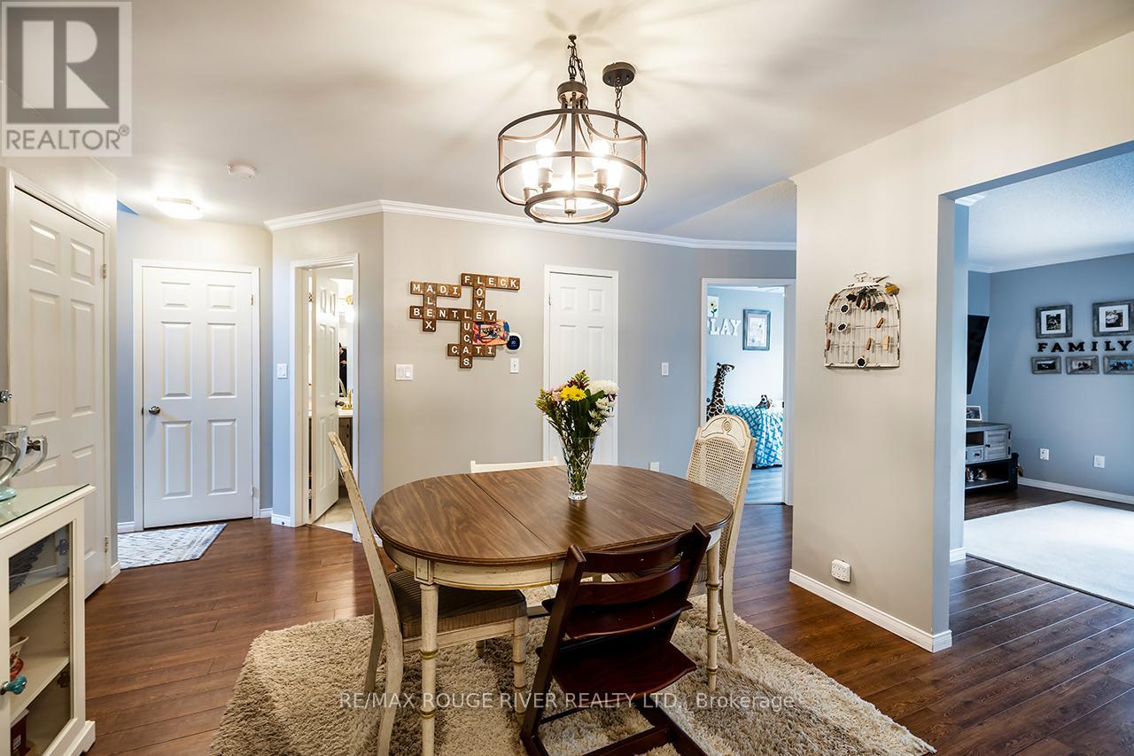1330 Eagle Crescent, Peterborough West (North), Ontario  K9K 2K7 - Photo 7 - X12185552