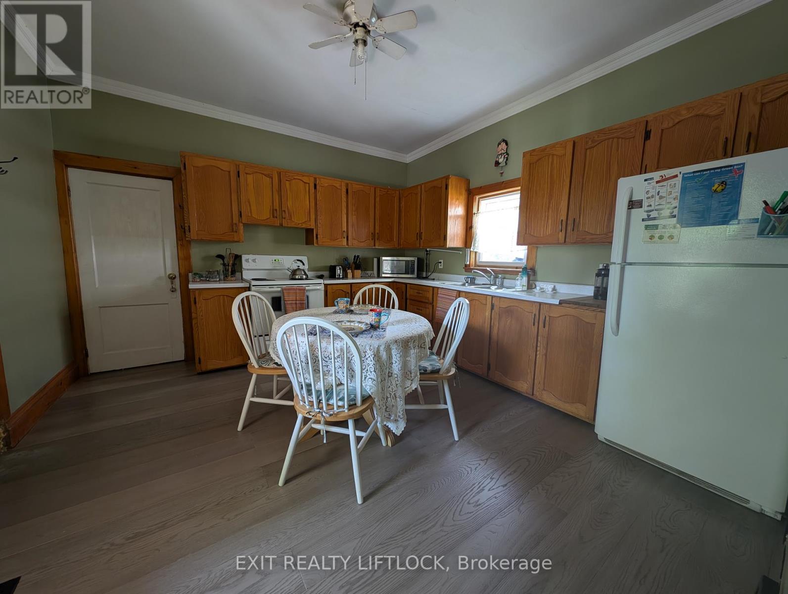 629 Aylmer Street N, Peterborough Central (North), Ontario  K9H 3X2 - Photo 9 - X12186342