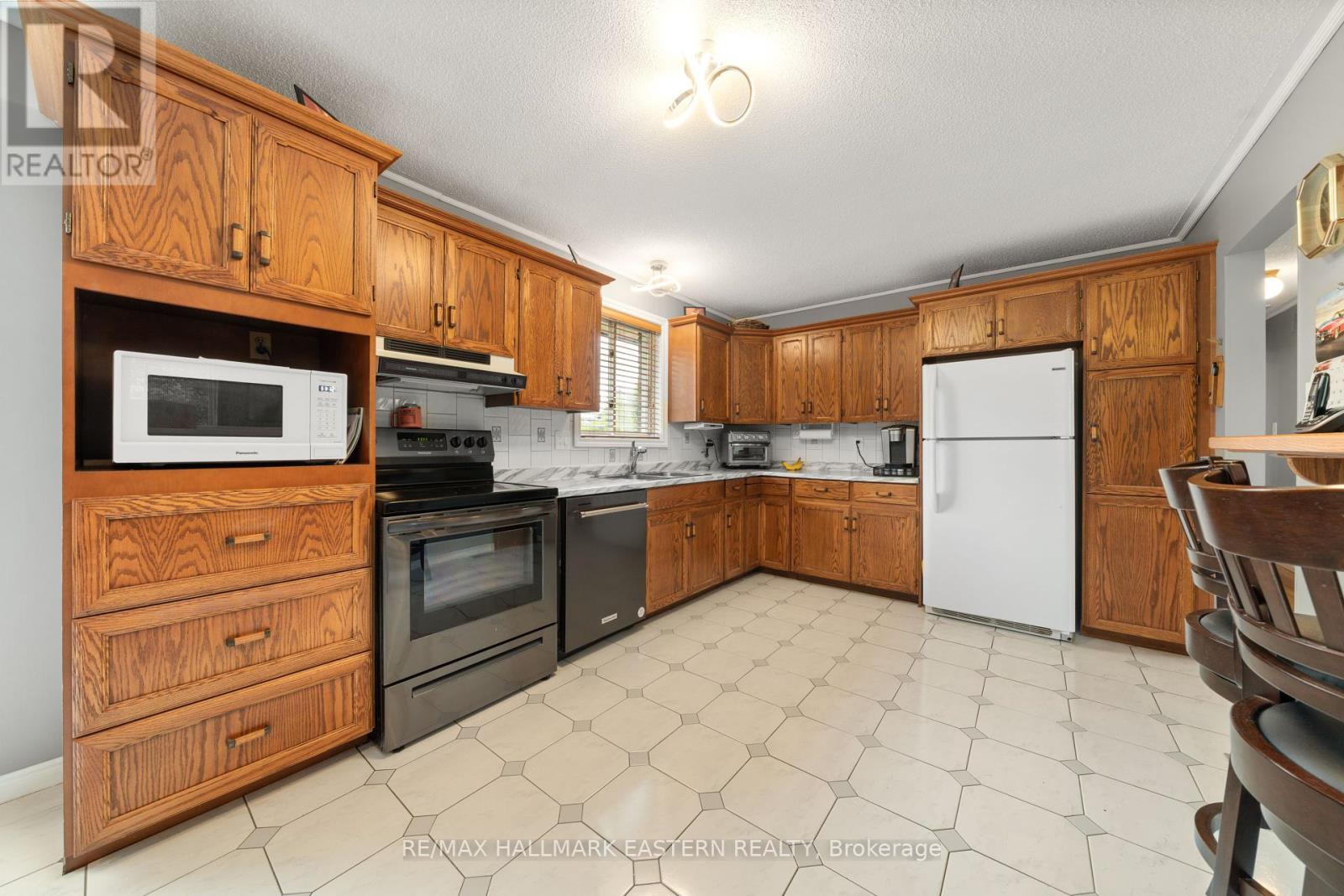 68 Division Road, Douro-Dummer, Ontario  K9J 6Y1 - Photo 11 - X12186577