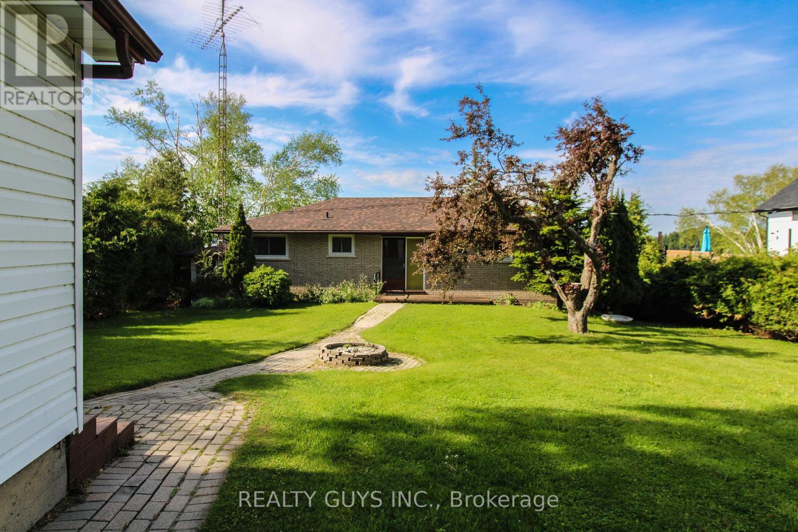 665 Fire 1 Route, Selwyn, Ontario  K9J 6X3 - Photo 4 - X12186889