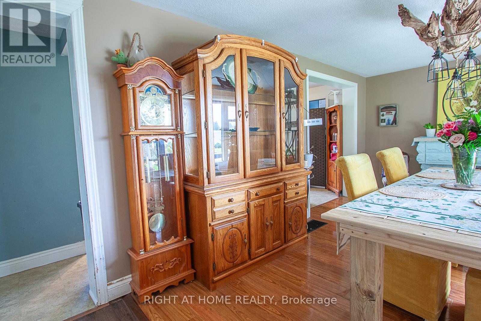692 Emily Park Road, Kawartha Lakes (Emily), Ontario  K0L 2W0 - Photo 12 - X12187111
