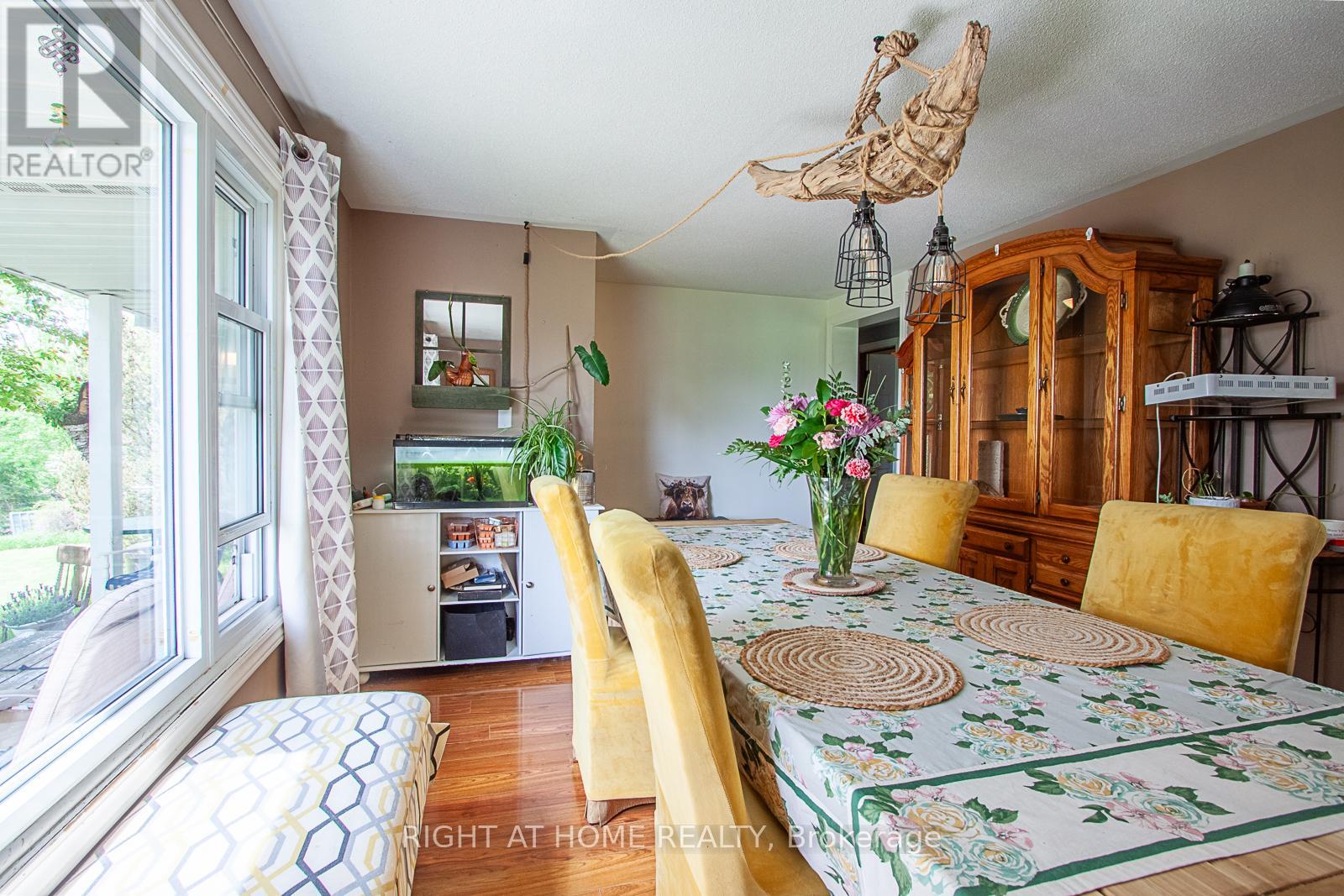 692 Emily Park Road, Kawartha Lakes (Emily), Ontario  K0L 2W0 - Photo 16 - X12187111