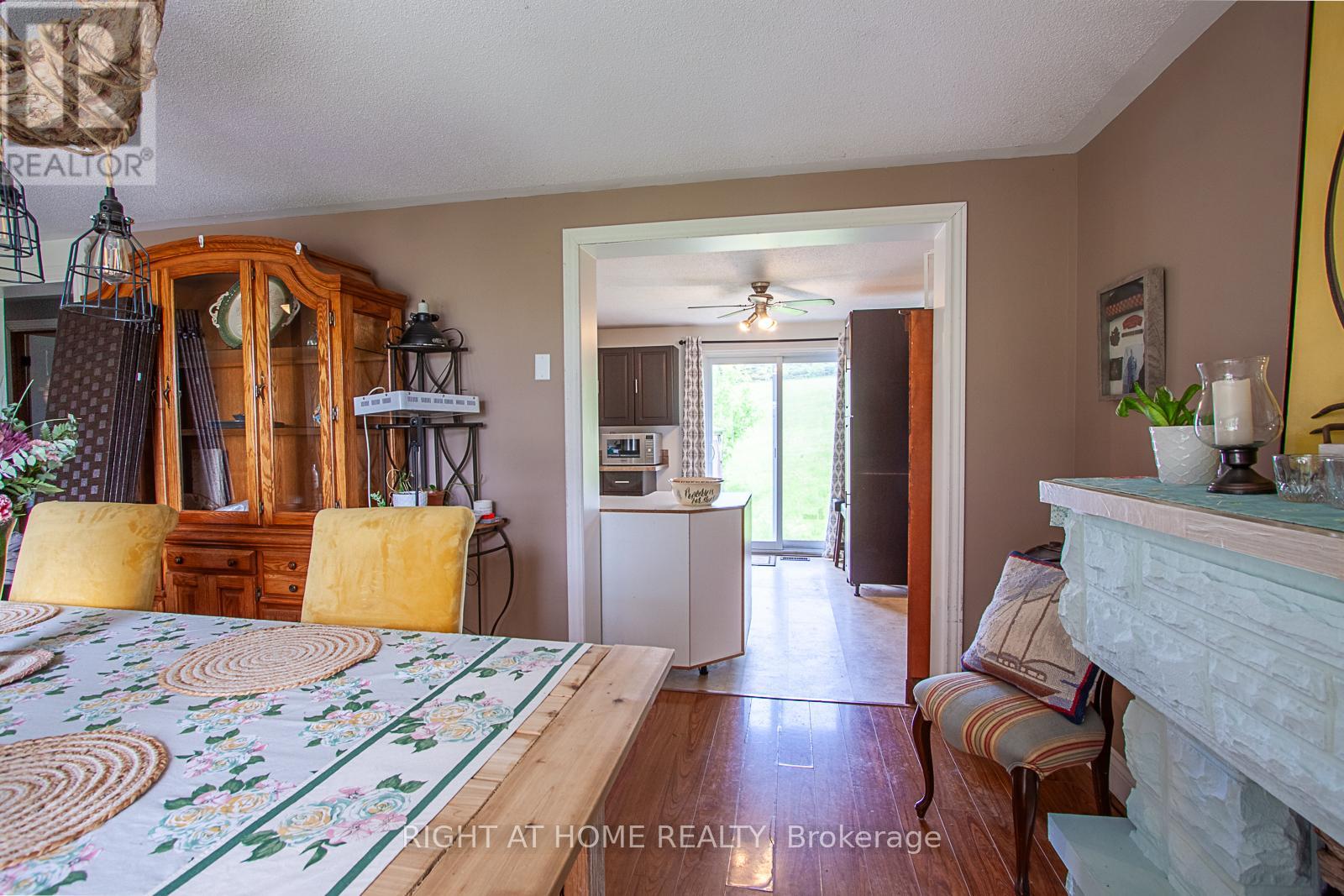 692 Emily Park Road, Kawartha Lakes (Emily), Ontario  K0L 2W0 - Photo 17 - X12187111