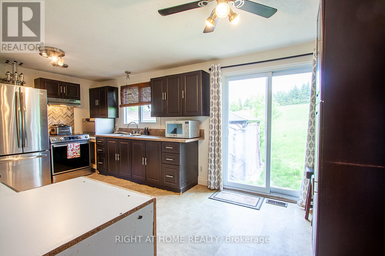 692 Emily Park Road, Kawartha Lakes (Emily), Ontario  K0L 2W0 - Photo 20 - X12187111