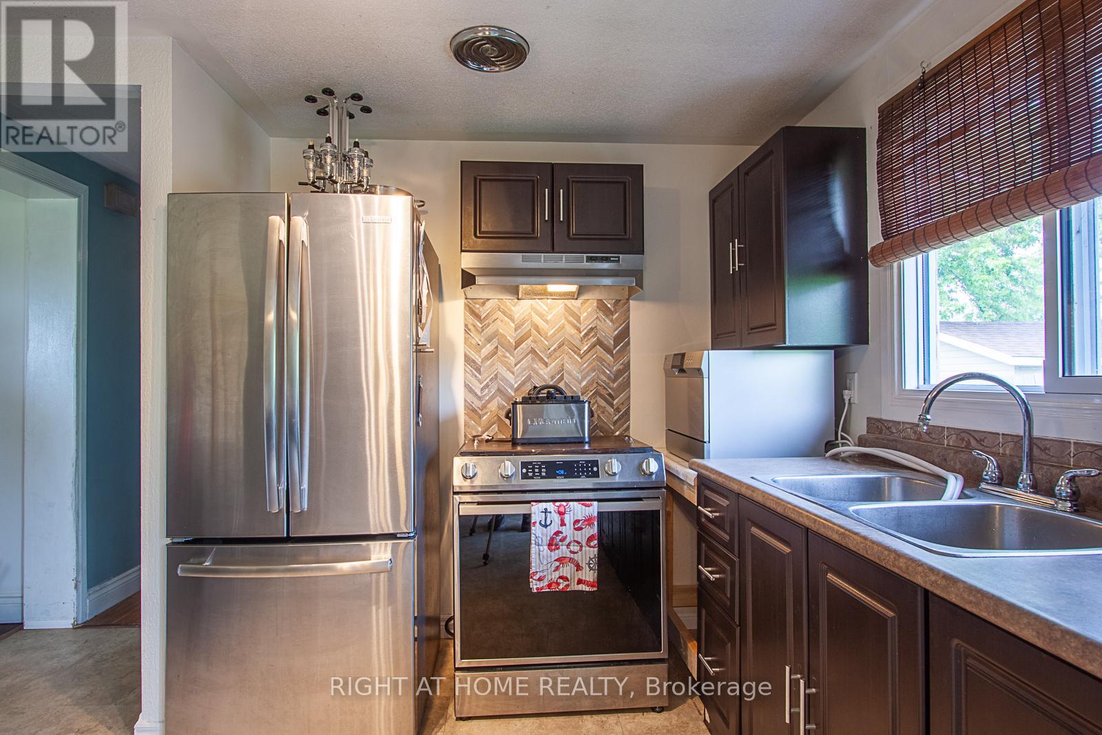 692 Emily Park Road, Kawartha Lakes (Emily), Ontario  K0L 2W0 - Photo 24 - X12187111