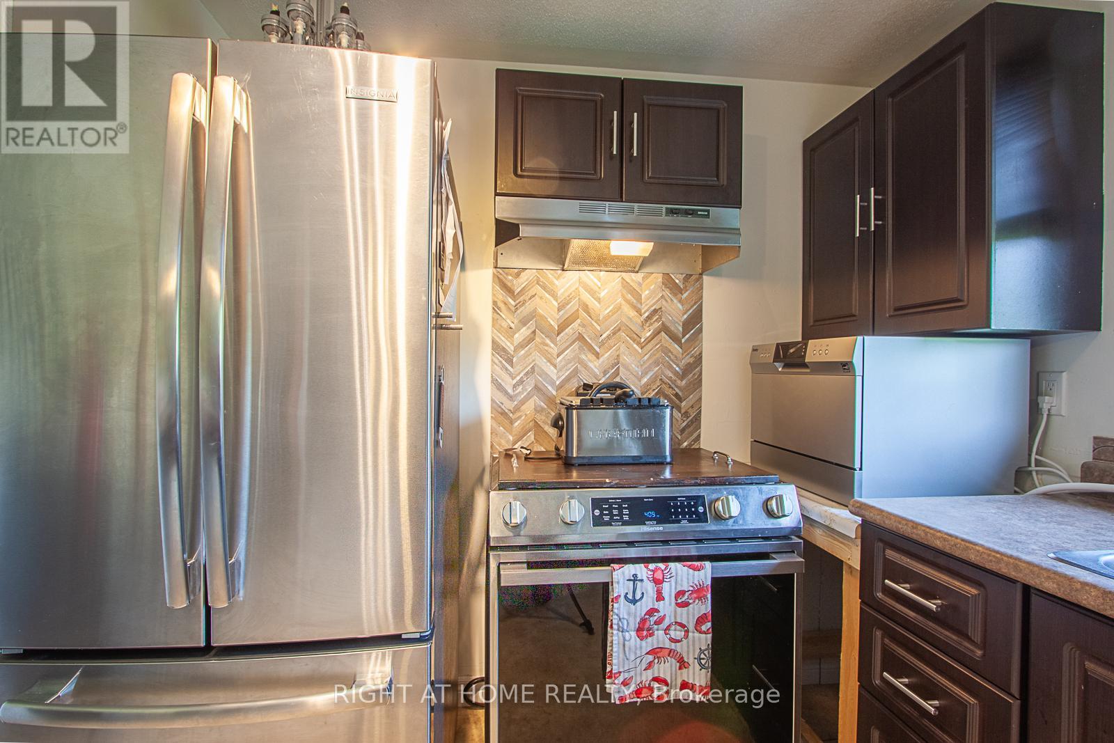 692 Emily Park Road, Kawartha Lakes (Emily), Ontario  K0L 2W0 - Photo 25 - X12187111