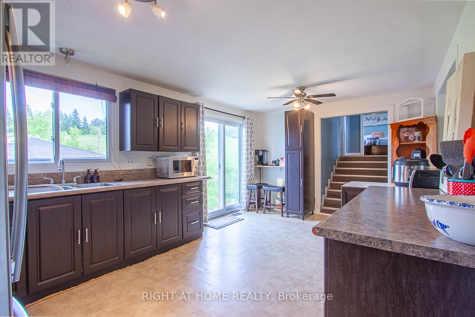 692 Emily Park Road, Kawartha Lakes (Emily), Ontario  K0L 2W0 - Photo 26 - X12187111