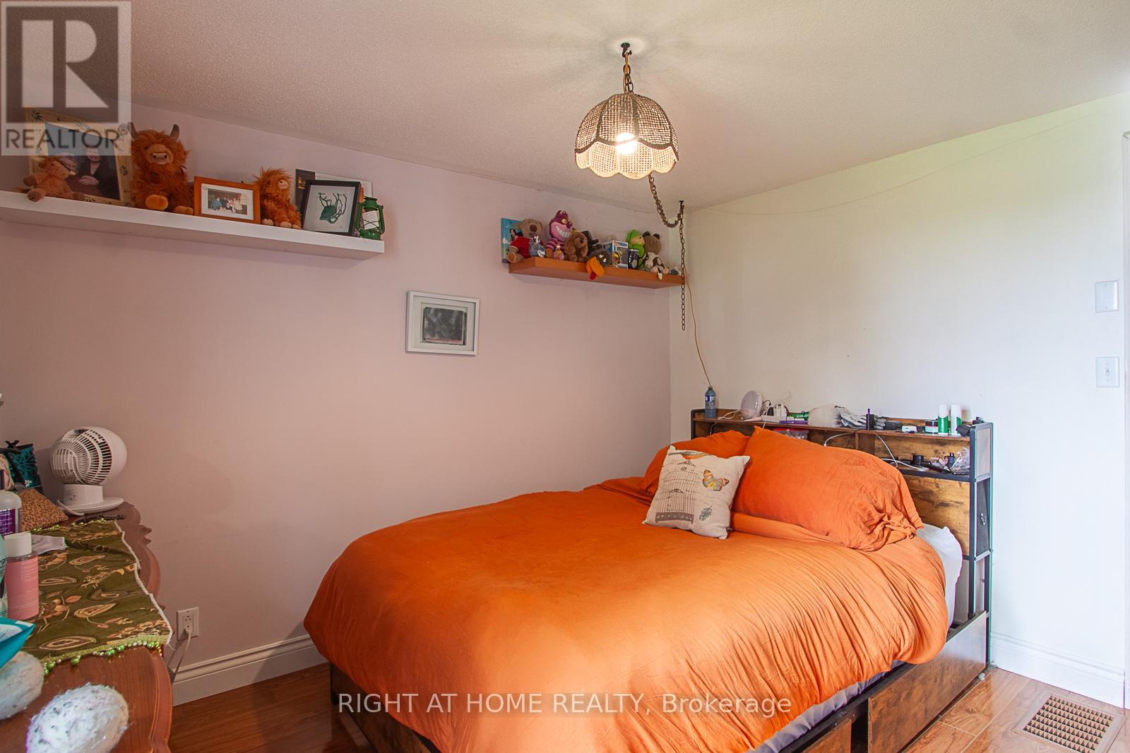 692 Emily Park Road, Kawartha Lakes (Emily), Ontario  K0L 2W0 - Photo 28 - X12187111
