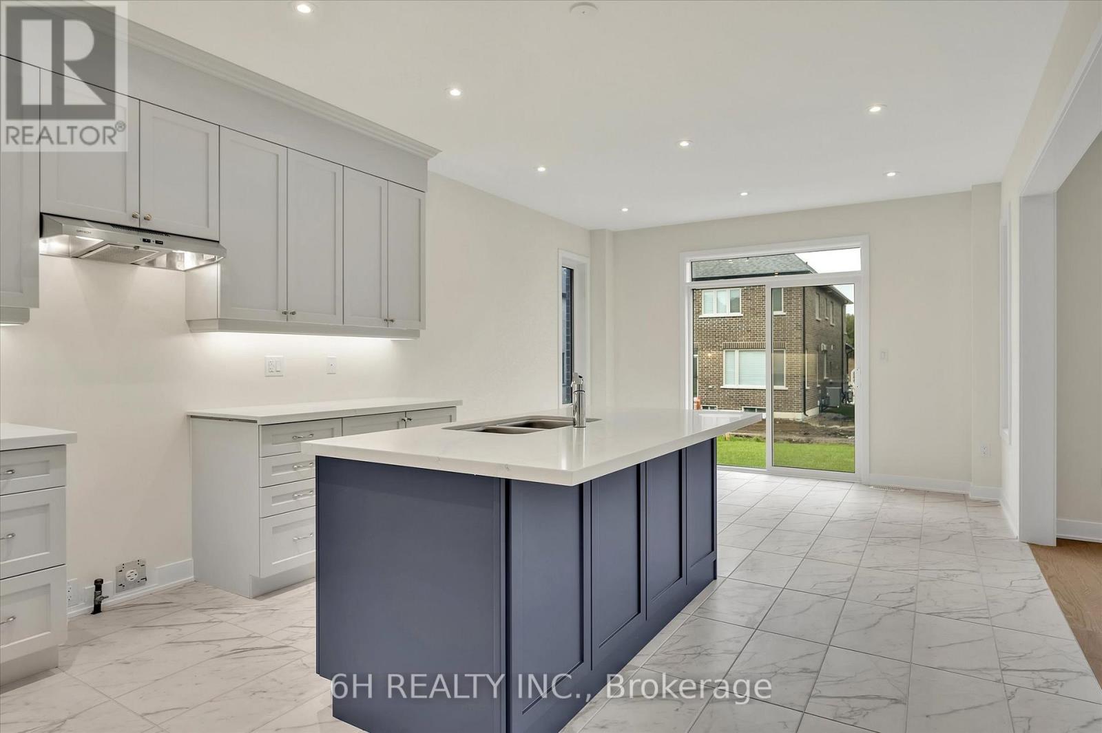 816 Griffin Trail, Selwyn, Ontario  K9K 0J4 - Photo 4 - X12187507